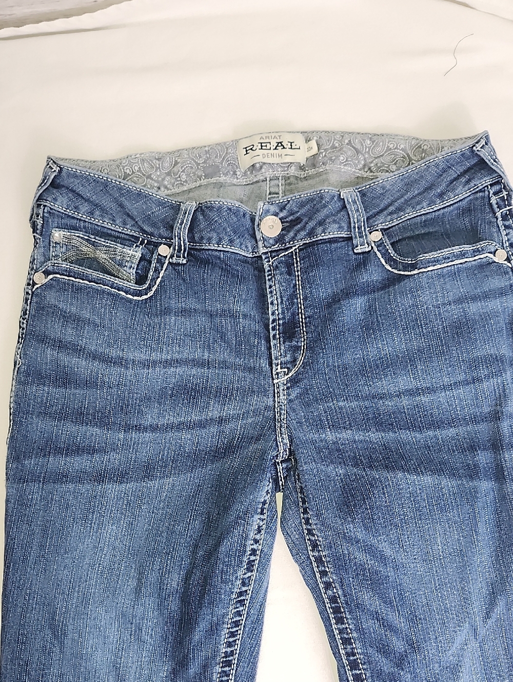 Ariat Women’s Straight Leg Jeans in Medium Blue Wash